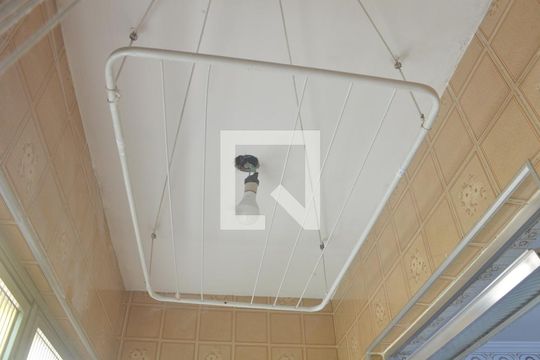 Área de Serviço de apartamento para alugar com 2 quartos, 77m² em Centro, São Vicente