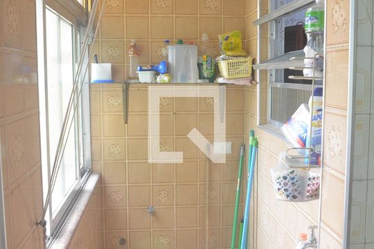 Área de Serviço de apartamento para alugar com 2 quartos, 77m² em Centro, São Vicente