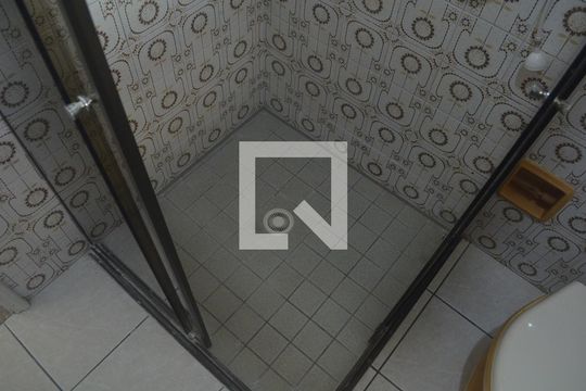 Banheiro de apartamento para alugar com 2 quartos, 77m² em Centro, São Vicente