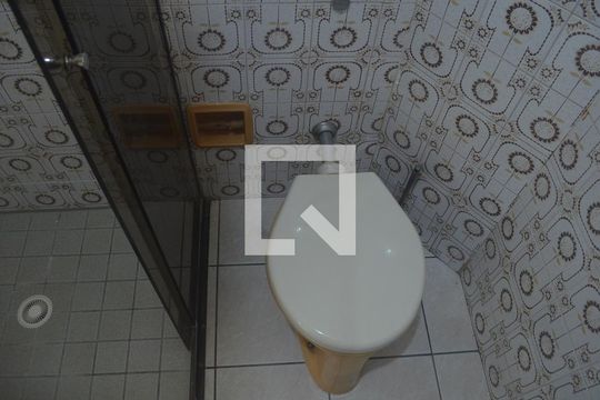 Banheiro de apartamento para alugar com 2 quartos, 77m² em Centro, São Vicente