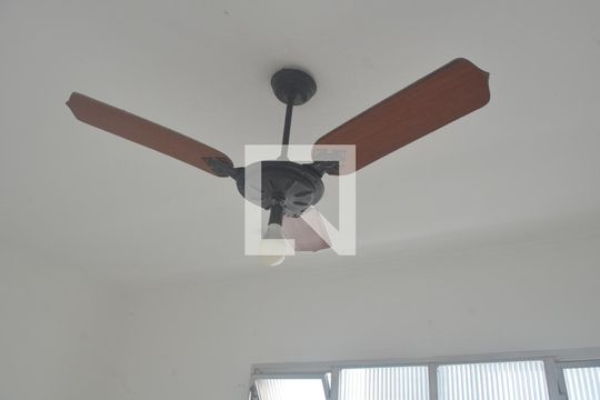 Sala de apartamento para alugar com 2 quartos, 77m² em Centro, São Vicente