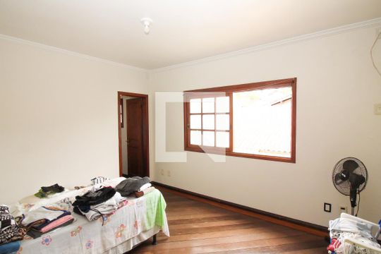 Suíte 1 de casa à venda com 3 quartos, 345m² em Partenon, Porto Alegre