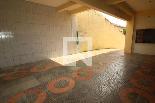 Garagem de casa à venda com 3 quartos, 345m² em Partenon, Porto Alegre