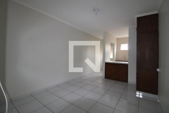 Quarto de kitnet/studio para alugar com 1 quarto, 45m² em Centro, Campinas