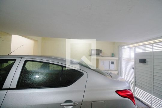 Garagem de casa à venda com 3 quartos, 147m² em Vila Sonia, São Paulo