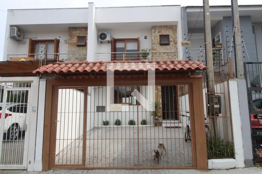 Fachada de casa à venda com 3 quartos, 104m² em São José, Canoas