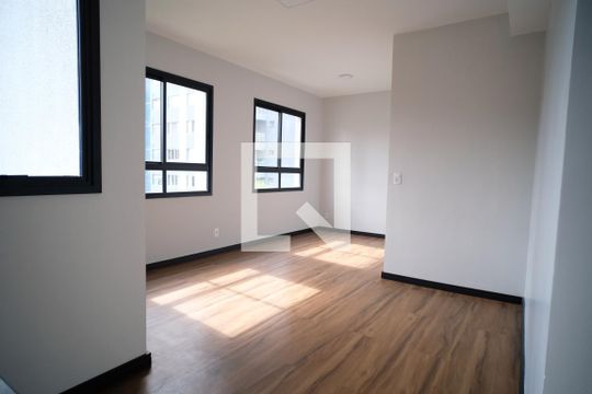 Sala  de kitnet/studio para alugar com 1 quarto, 24m² em Pinheiros, São Paulo