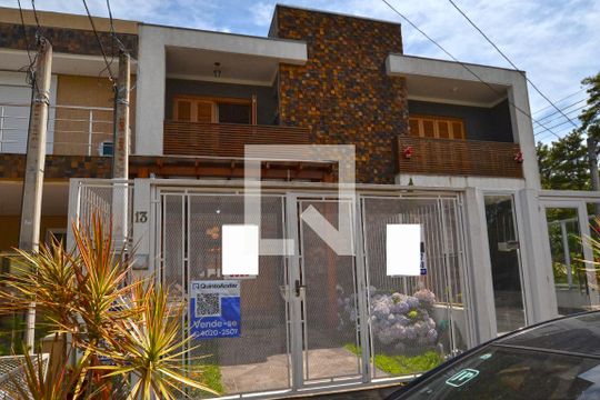 Fachada de casa à venda com 3 quartos, 139m² em Hípica, Porto Alegre