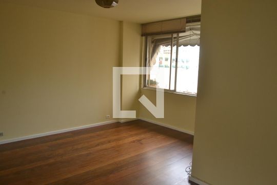 Sala de apartamento à venda com 2 quartos, 85m² em Icaraí, Niterói
