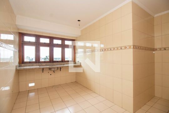 Cozinha de apartamento para alugar com 3 quartos, 240m² em São João, Porto Alegre