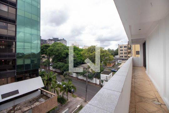 Sala - Varanda de apartamento para alugar com 3 quartos, 240m² em São João, Porto Alegre