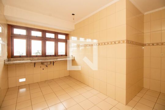 Cozinha de apartamento para alugar com 3 quartos, 240m² em São João, Porto Alegre