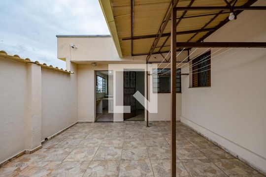 Varanda da Sala - Quintal de casa para alugar com 2 quartos, 74m² em Bonfim, Belo Horizonte