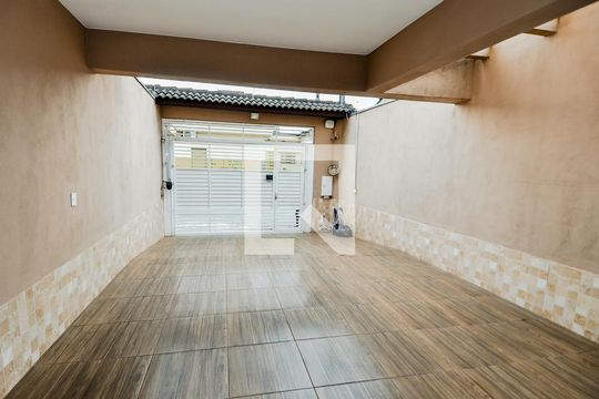 Vista da Sala de casa à venda com 3 quartos, 200m² em Vila Planalto, Guarulhos