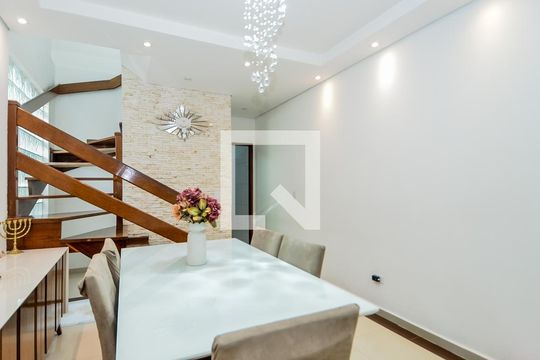 Sala de casa à venda com 3 quartos, 200m² em Vila Planalto, Guarulhos