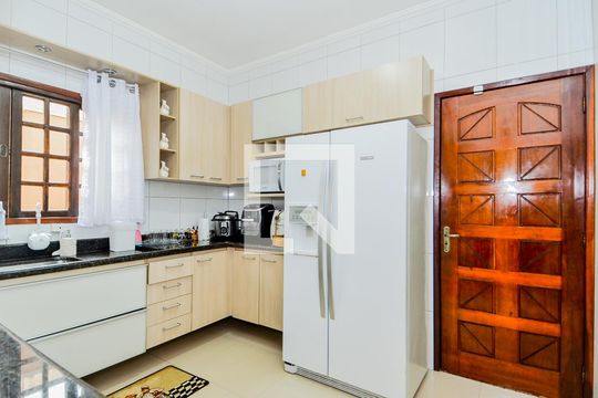 Cozinha de casa à venda com 3 quartos, 200m² em Vila Planalto, Guarulhos