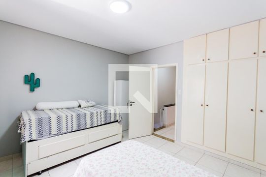 Quarto 2 de casa à venda com 3 quartos, 126m² em Campestre, Santo André