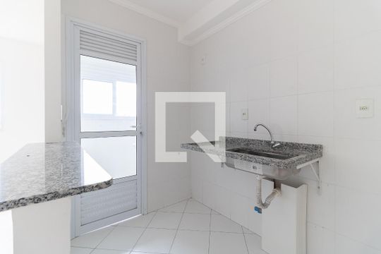 Cozinha de apartamento para alugar com 2 quartos, 47m² em Vila Caraguata, São Paulo
