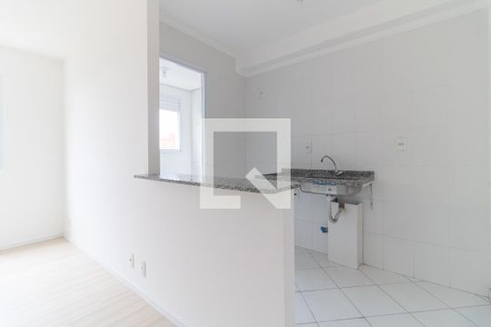 Cozinha de apartamento para alugar com 2 quartos, 47m² em Vila Caraguata, São Paulo