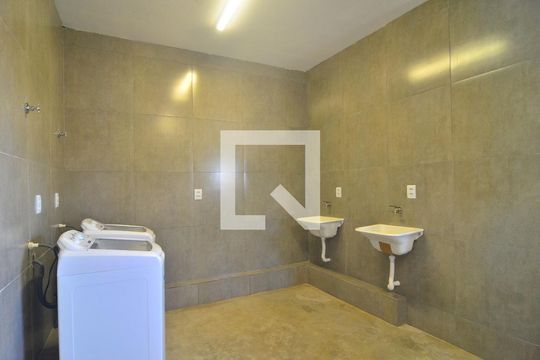 Área comum de kitnet/studio para alugar com 1 quarto, 30m² em Marechal Rondon, Canoas