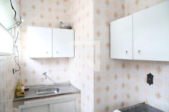 Cozinha de apartamento para alugar com 1 quarto, 32m² em Aviação, Praia Grande