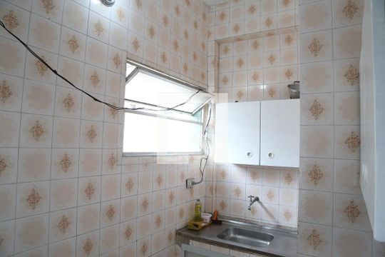 Cozinha de apartamento para alugar com 1 quarto, 32m² em Aviação, Praia Grande