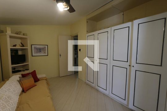 sala de kitnet/studio para alugar com 1 quarto, 40m² em Barra da Tijuca, Rio de Janeiro