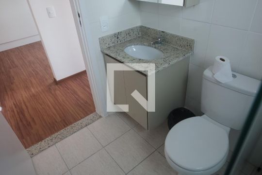 Banheiro de apartamento para alugar com 2 quartos, 50m² em Vila Metalúrgica, Santo André