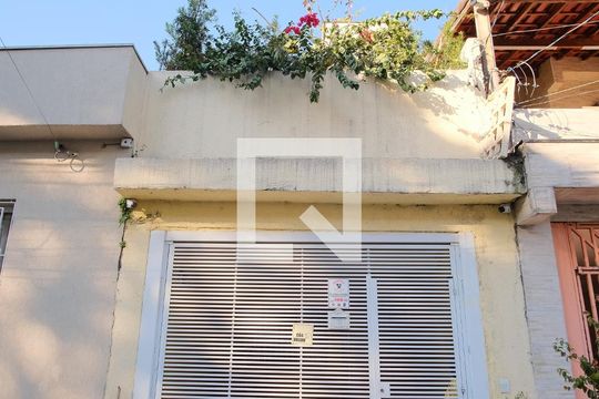 Fachada de casa à venda com 3 quartos, 205m² em Parque São Jorge, São Paulo