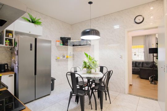 Cozinha de casa à venda com 3 quartos, 205m² em Parque São Jorge, São Paulo