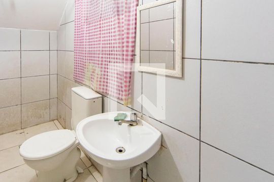 Banheiro de casa de condomínio para alugar com 1 quarto, 50m² em Parque Marajoara, Santo André