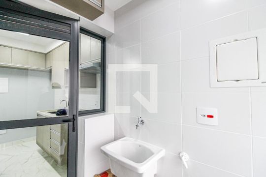 Área de Serviço de apartamento para alugar com 2 quartos, 62m² em Jardim das Acácias, São Paulo