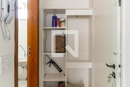 Entrada de kitnet/studio para alugar com 1 quarto, 32m² em Vila Buarque, São Paulo