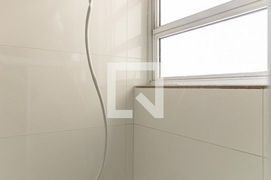 Banheiro - Chuveiro de kitnet/studio para alugar com 1 quarto, 32m² em Vila Buarque, São Paulo