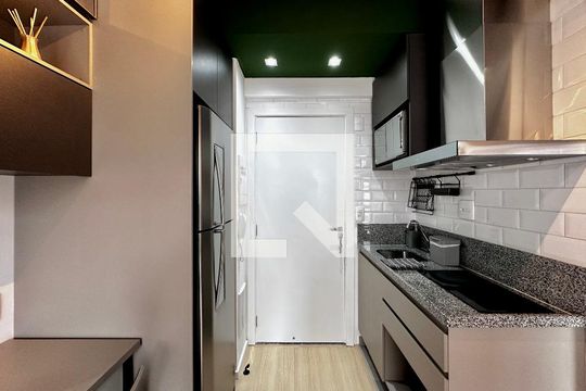 Cozinha de apartamento para alugar com 1 quarto, 27m² em Vila Nova Conceição, São Paulo