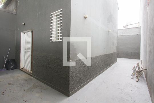 Quintal de casa para alugar com 2 quartos, 80m² em Chácara Santo Antônio (zona Sul), São Paulo
