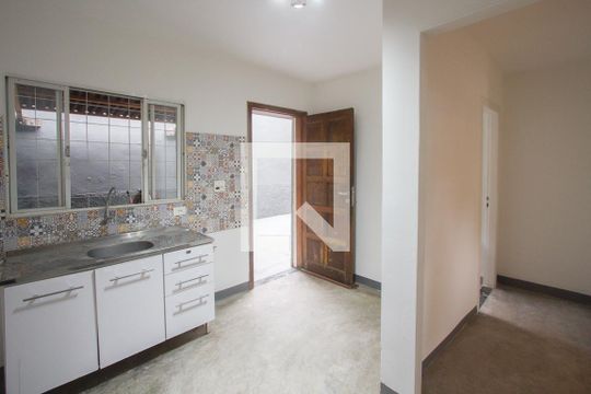 Cozinha de casa para alugar com 2 quartos, 80m² em Chácara Santo Antônio (zona Sul), São Paulo