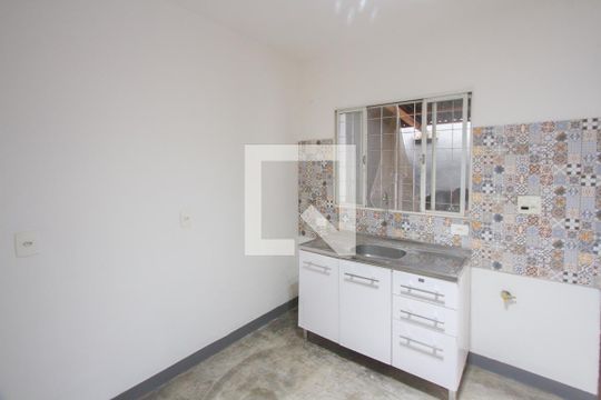 Cozinha de casa para alugar com 2 quartos, 80m² em Chácara Santo Antônio (zona Sul), São Paulo