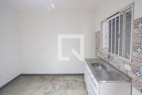 Cozinha de casa para alugar com 2 quartos, 80m² em Chácara Santo Antônio (zona Sul), São Paulo