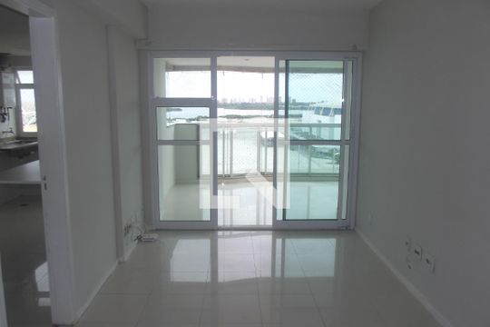 Sala de apartamento para alugar com 3 quartos, 110m² em Barra da Tijuca, Rio de Janeiro