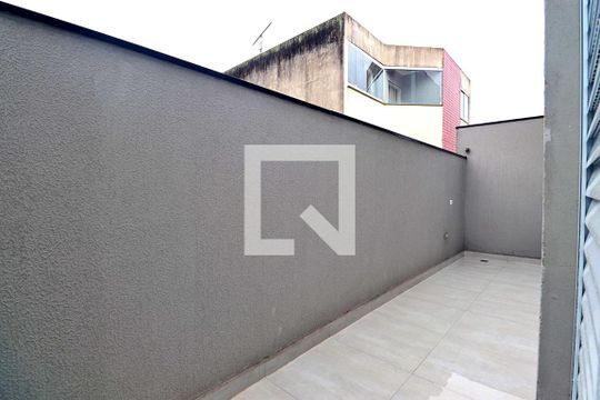 Quintal do Quarto 2 - Suíte de apartamento à venda com 2 quartos, 53m² em Utinga, Santo André