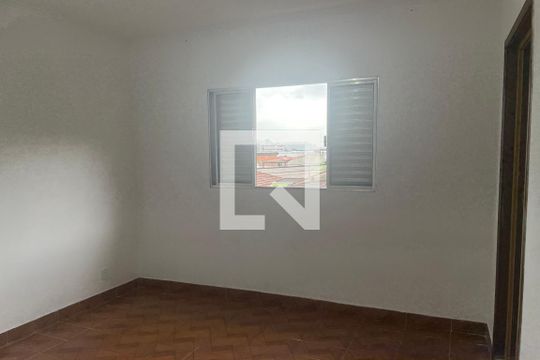 Quarto de casa para alugar com 3 quartos, 130m² em Vila Antonieta, São Paulo