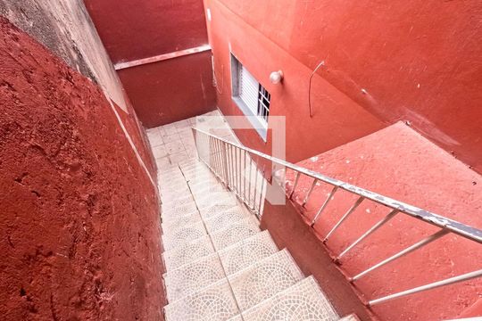 Escada de casa para alugar com 1 quarto, 40m² em Vila Madalena, São Paulo