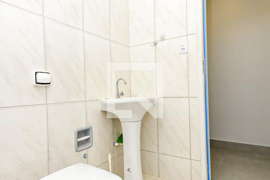 Banheiro de casa para alugar com 1 quarto, 40m² em Vila Madalena, São Paulo