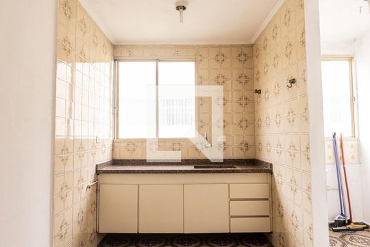 Cozinha de apartamento para alugar com 2 quartos, 60m² em Vila Carrão, São Paulo