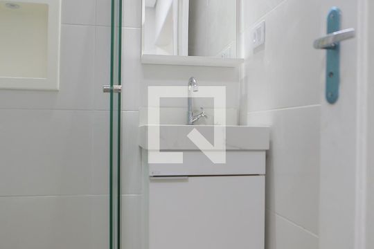 Banheiro de apartamento para alugar com 1 quarto, 48m² em Boqueirão, Santos