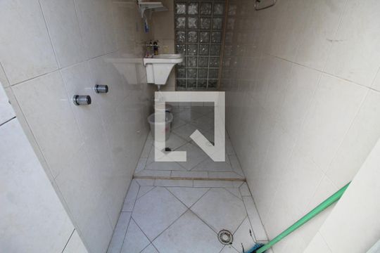 Área de Serviço de casa à venda com 2 quartos, 175m² em Jardim Teresa, São Paulo