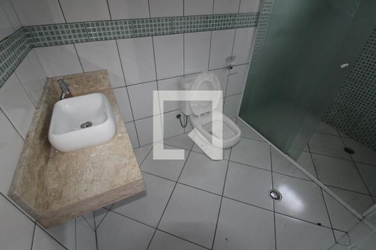 Banheiro Suite de casa à venda com 2 quartos, 175m² em Jardim Teresa, São Paulo