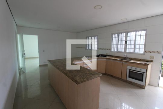 Cozinha de casa à venda com 2 quartos, 175m² em Jardim Teresa, São Paulo
