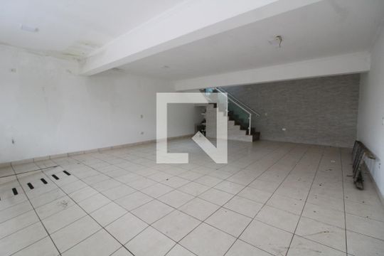 Garagem de casa à venda com 2 quartos, 175m² em Jardim Teresa, São Paulo